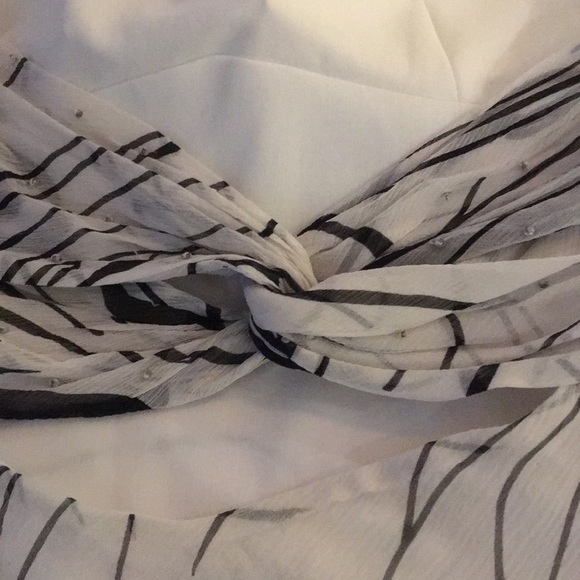 Silk elegant dress by Laura Vann - Picture 4 of 11